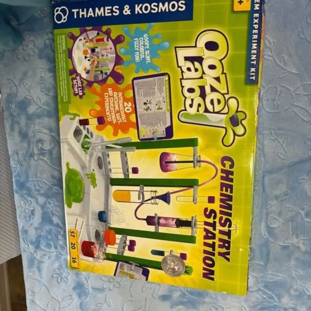 Thames & Kosmos Ooze Labs Chemistry Station